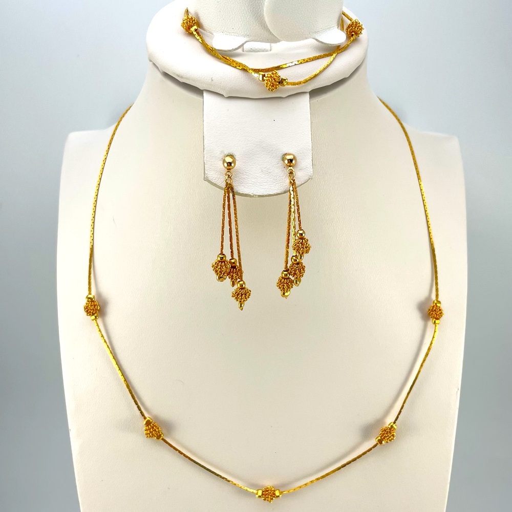 Elegant Gold Textured Bead Jewelry Set – Necklace, Bracelet & Earrings Stunning